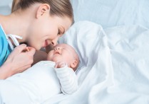 极易引起宝宝发烧的4种疾病，月嫂需警惕！
