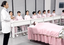 想做月嫂怎么入行