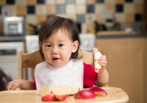 宝宝应该什么时候添加辅食？