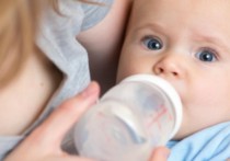 如何纠正宝宝咬乳头的习惯？