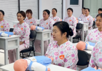 现在学月嫂怎么样