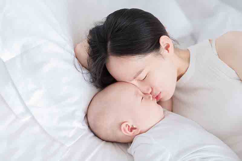 育儿嫂做到这3点，帮宝宝养成早睡早起的好习惯