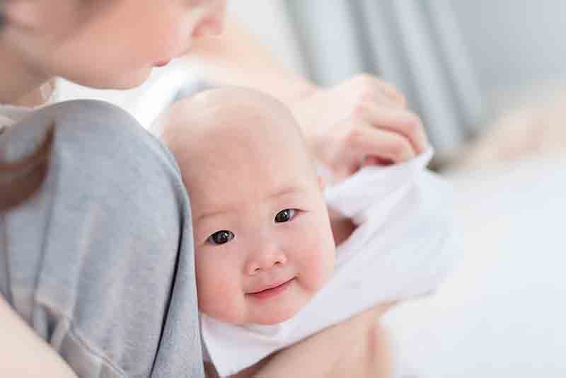 多大的宝宝频繁夜奶算正常？
