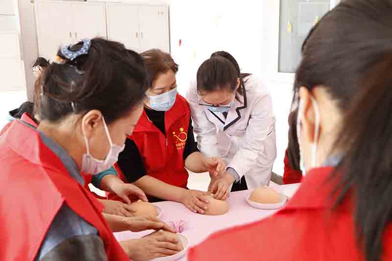 育婴师好还是月嫂好 育婴师好还是月嫂好